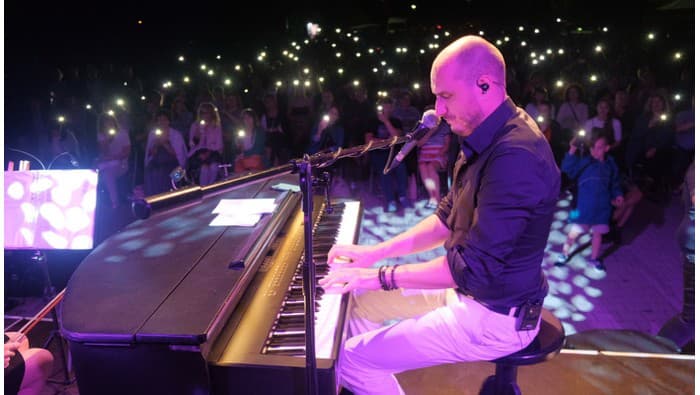 ZIMOMRIAVKY A SLZY RADOSTI! Fantastický pianista si podmanil Terchovú. VIDEO