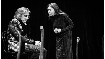 Juraj Mokrý a Magdaléna Hroboňová žiaria v slávnej hre Oleanna na doskách Štúdia L+S